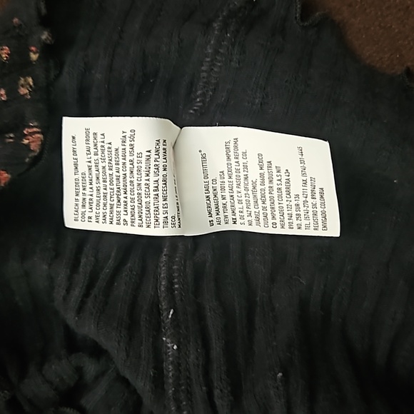 American Eagle Floral Cropped Top - Picture 8 of 9